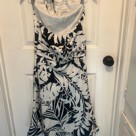 Ann Taylor  Dress Sz 2 Gently Used - Picture 2 of 3